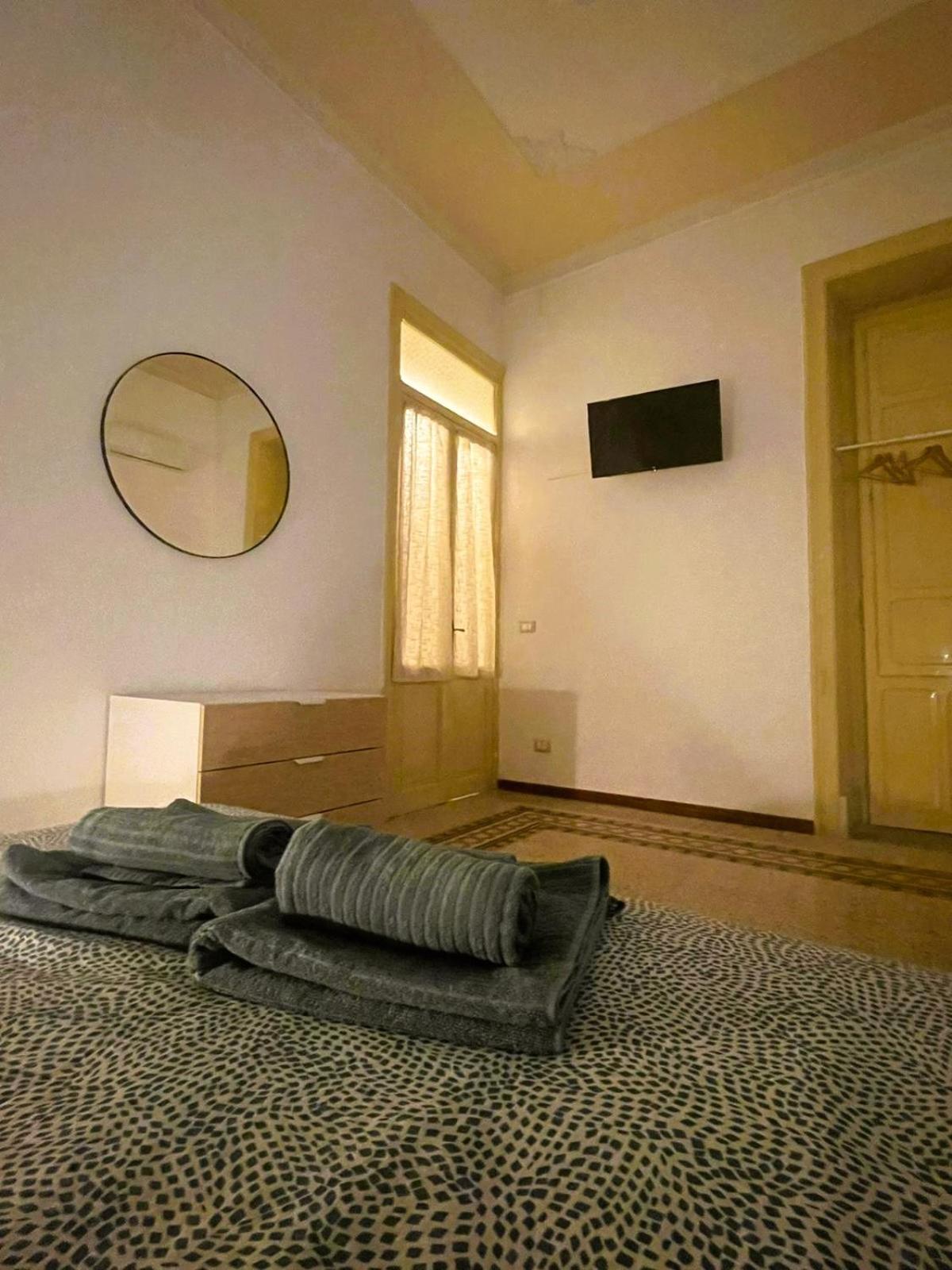Olivuzza Rooms In Apartment ปาแลร์โม ภายนอก รูปภาพ