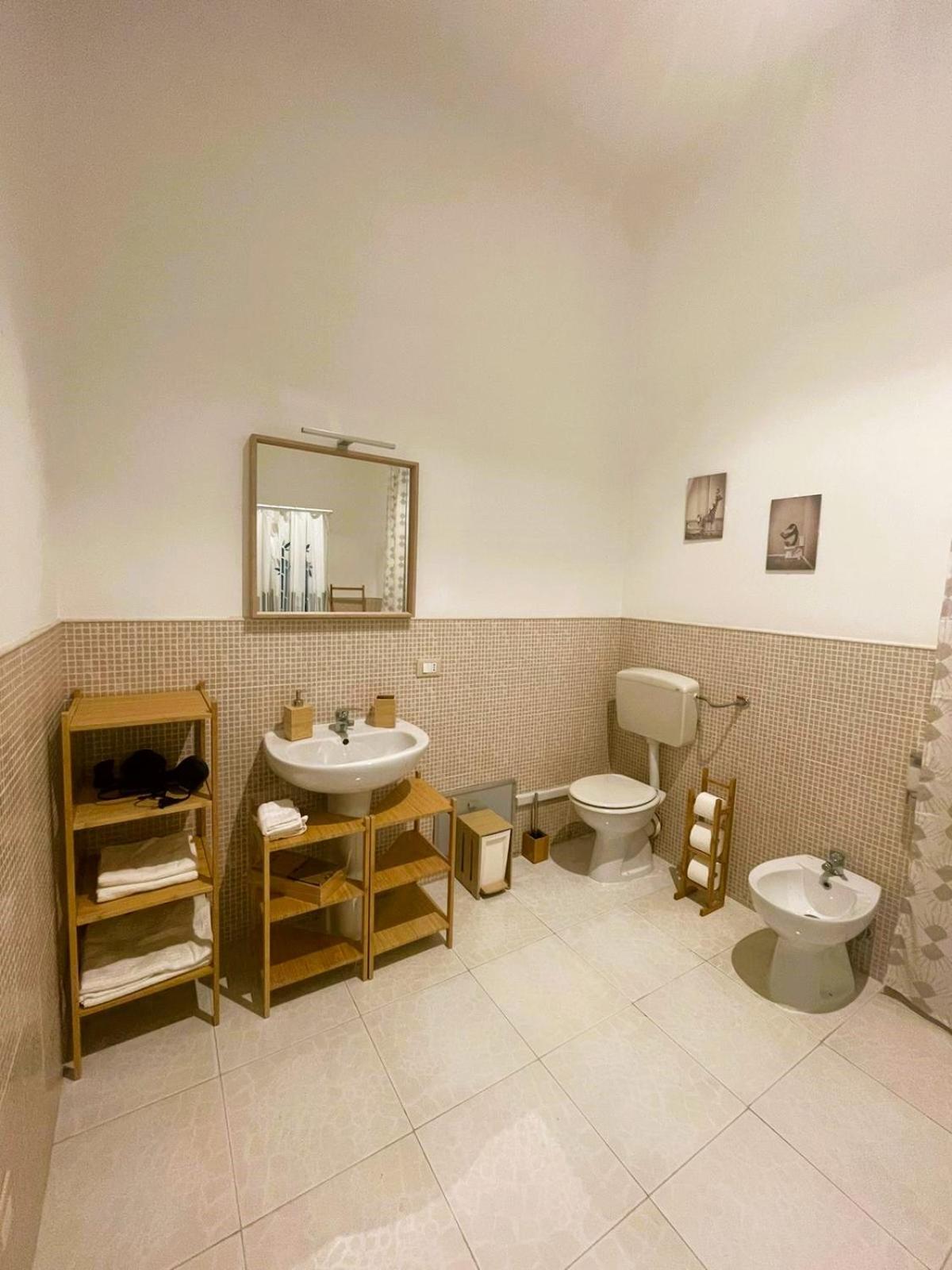 Olivuzza Rooms In Apartment ปาแลร์โม ภายนอก รูปภาพ