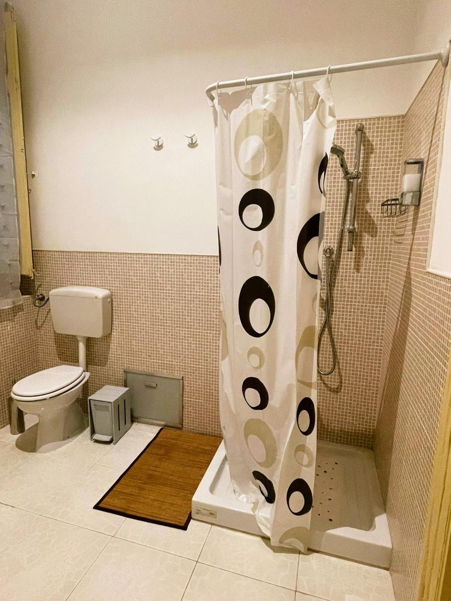 Olivuzza Rooms In Apartment ปาแลร์โม ภายนอก รูปภาพ